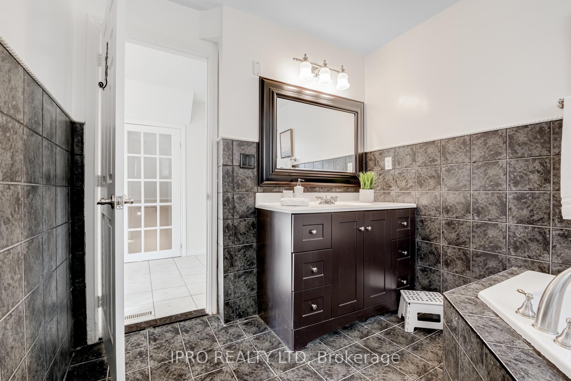 Photo 12 of 43 Grassington Crescent, Brampton, Northgate — HOMEH