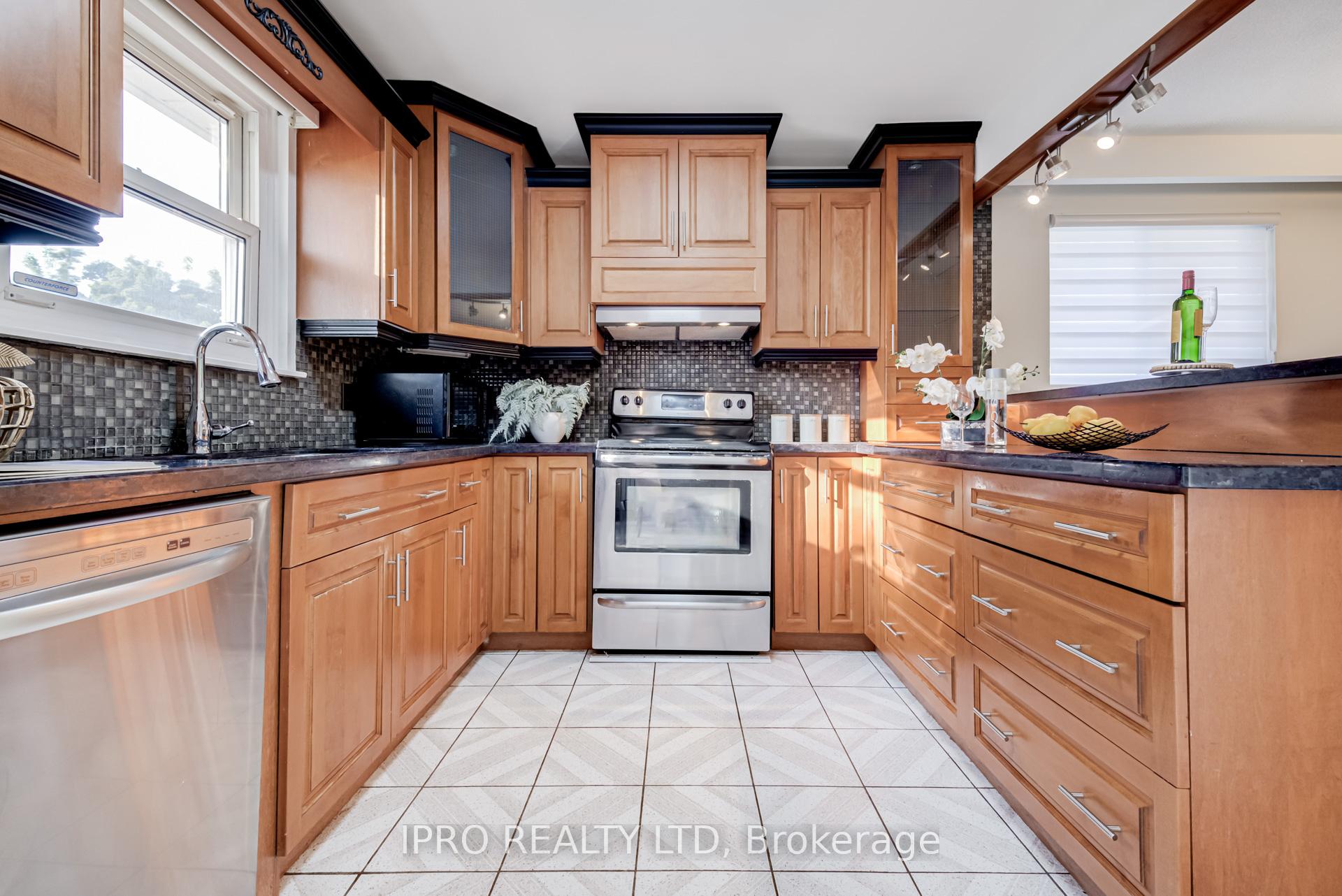 Photo 23 of 43 Grassington Crescent, Brampton, Northgate — HOMEH