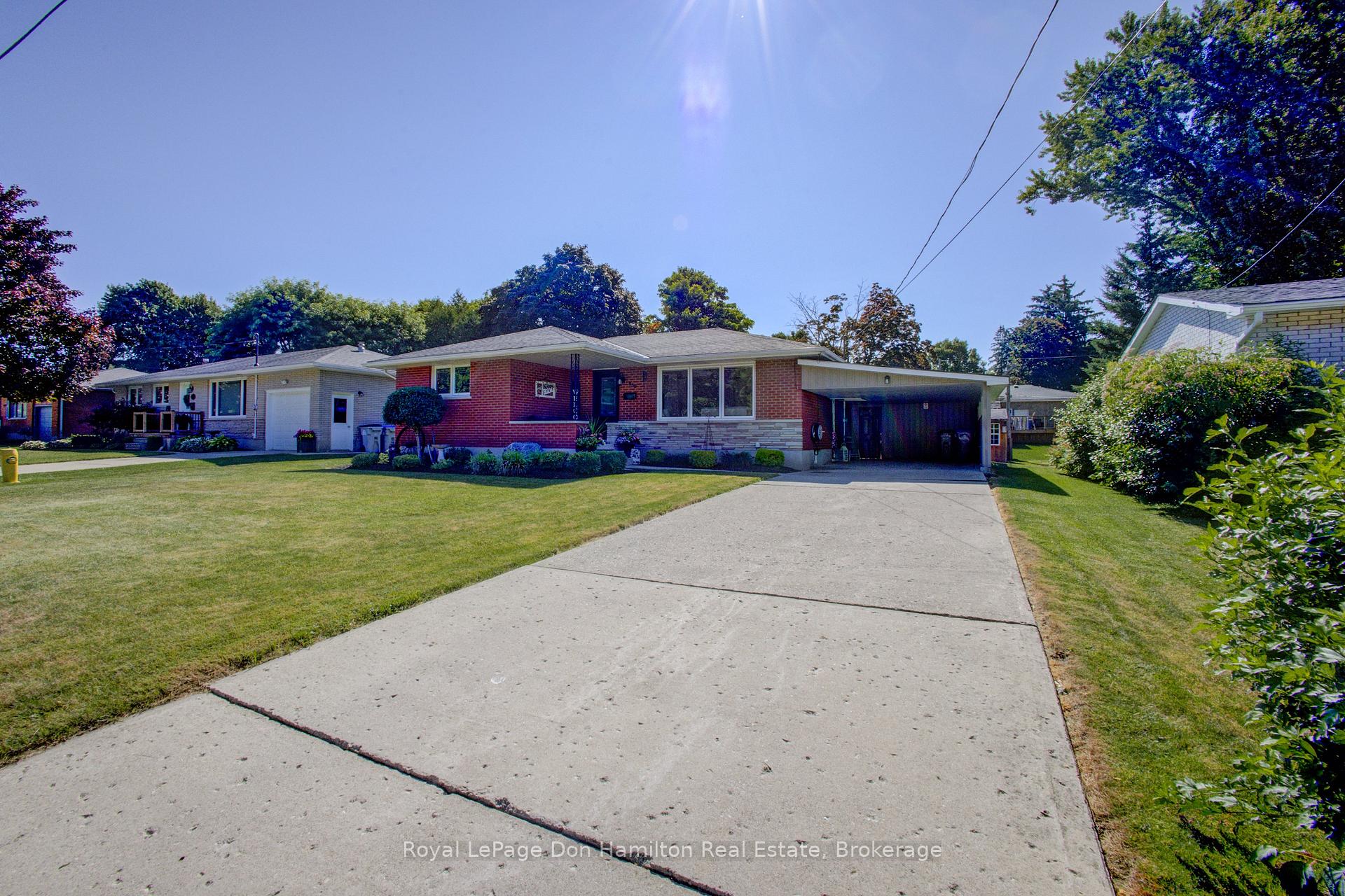 Photo 4 of 830 Barber Avenue N, North Perth, Listowel — HOMEH