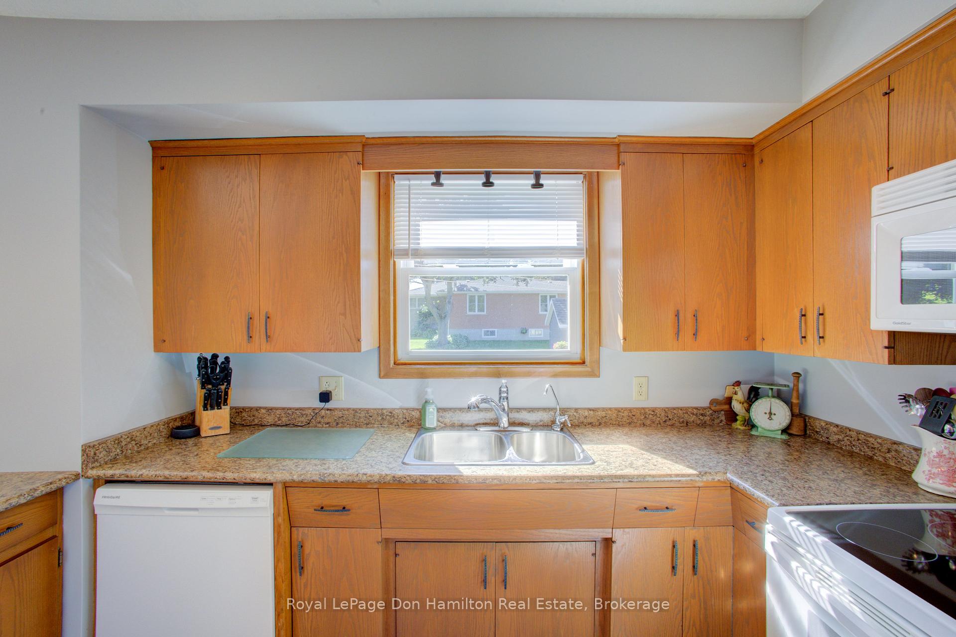Photo 40 of 830 Barber Avenue N, North Perth, Listowel — HOMEH