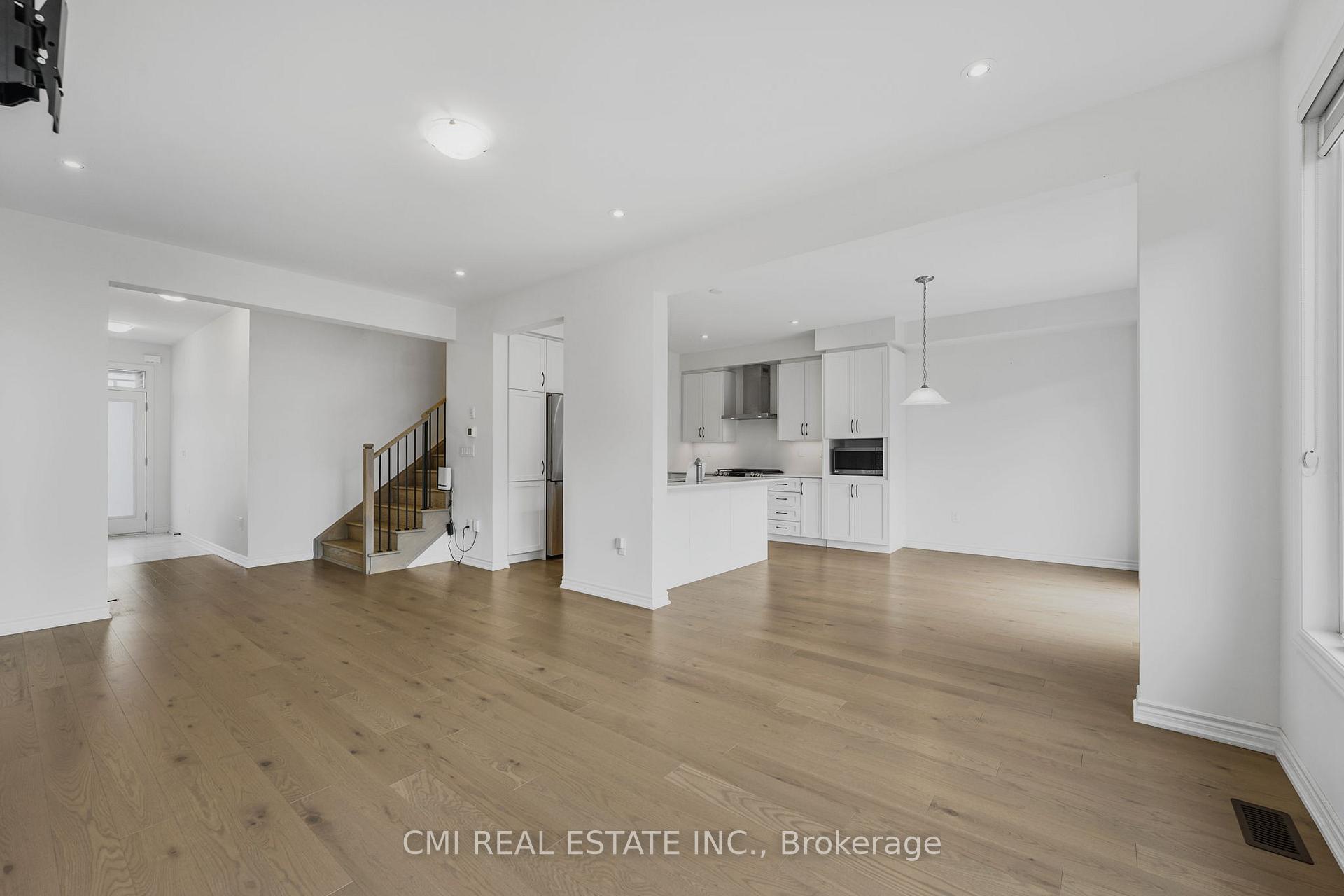 Photo 5 of 116 Shepherd Drive, Barrie, Rural Barrie Southeast — HOMEH