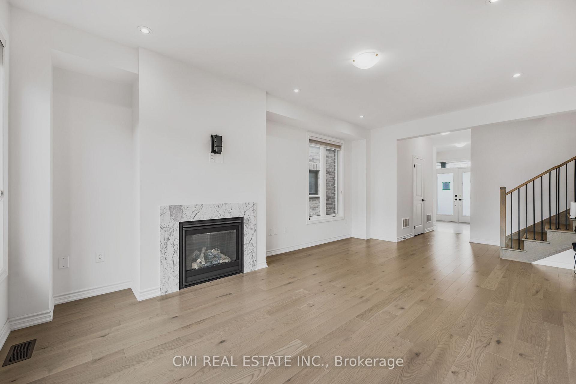 Photo 9 of 116 Shepherd Drive, Barrie, Rural Barrie Southeast — HOMEH