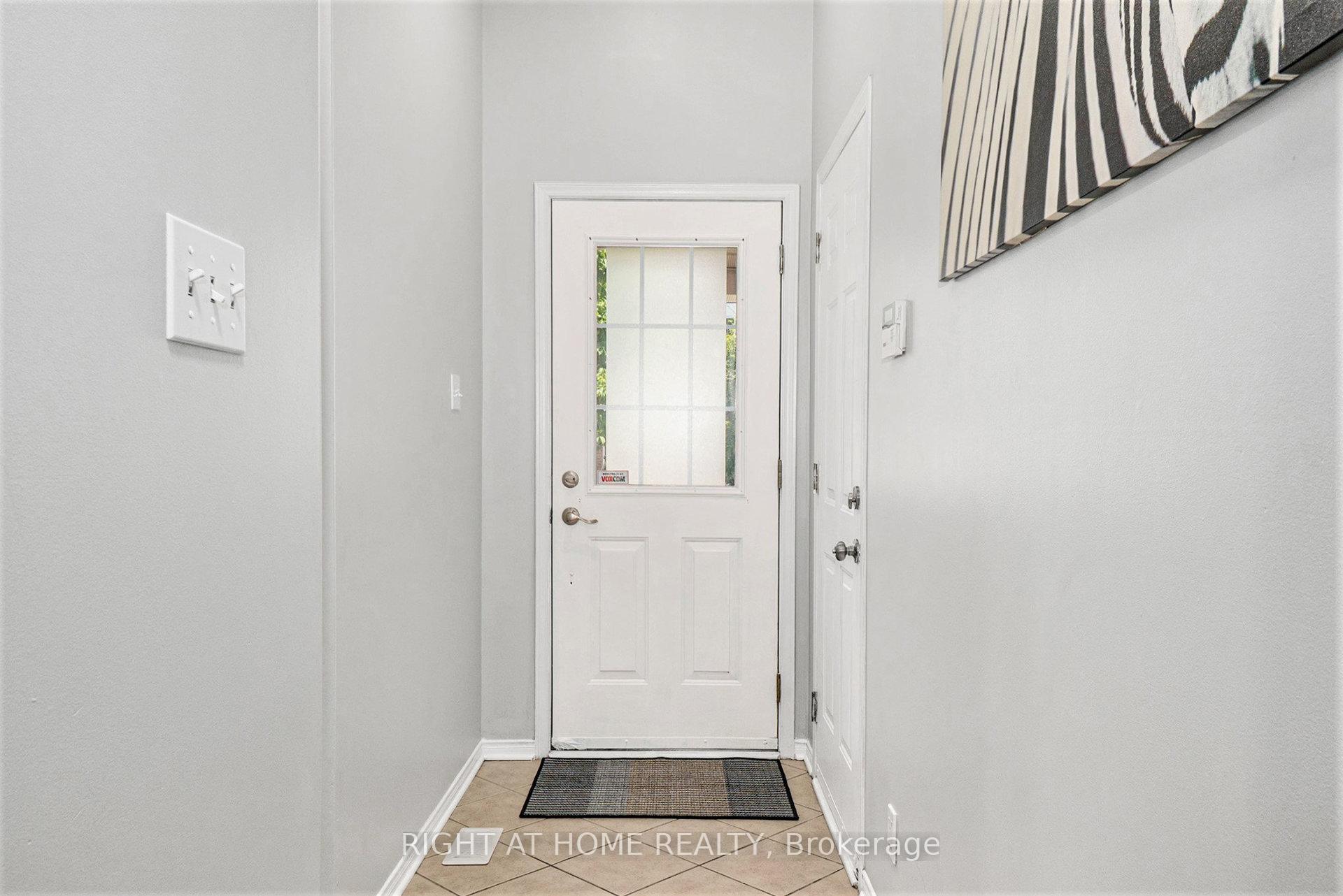 Photo 3 of 2090 Assomption Street, Ottawa, Avalon East — HOMEH