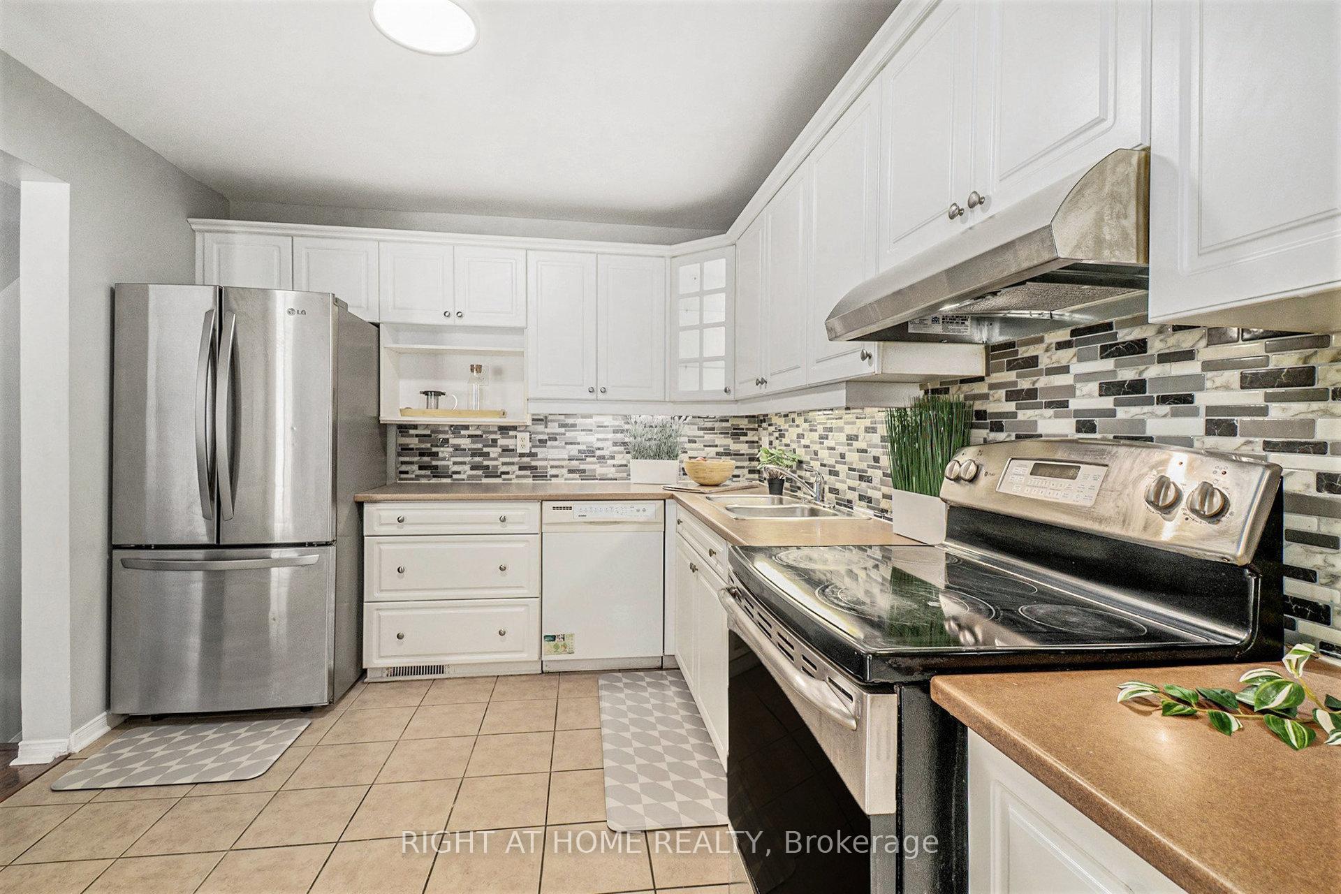 Photo 8 of 2090 Assomption Street, Ottawa, Avalon East — HOMEH