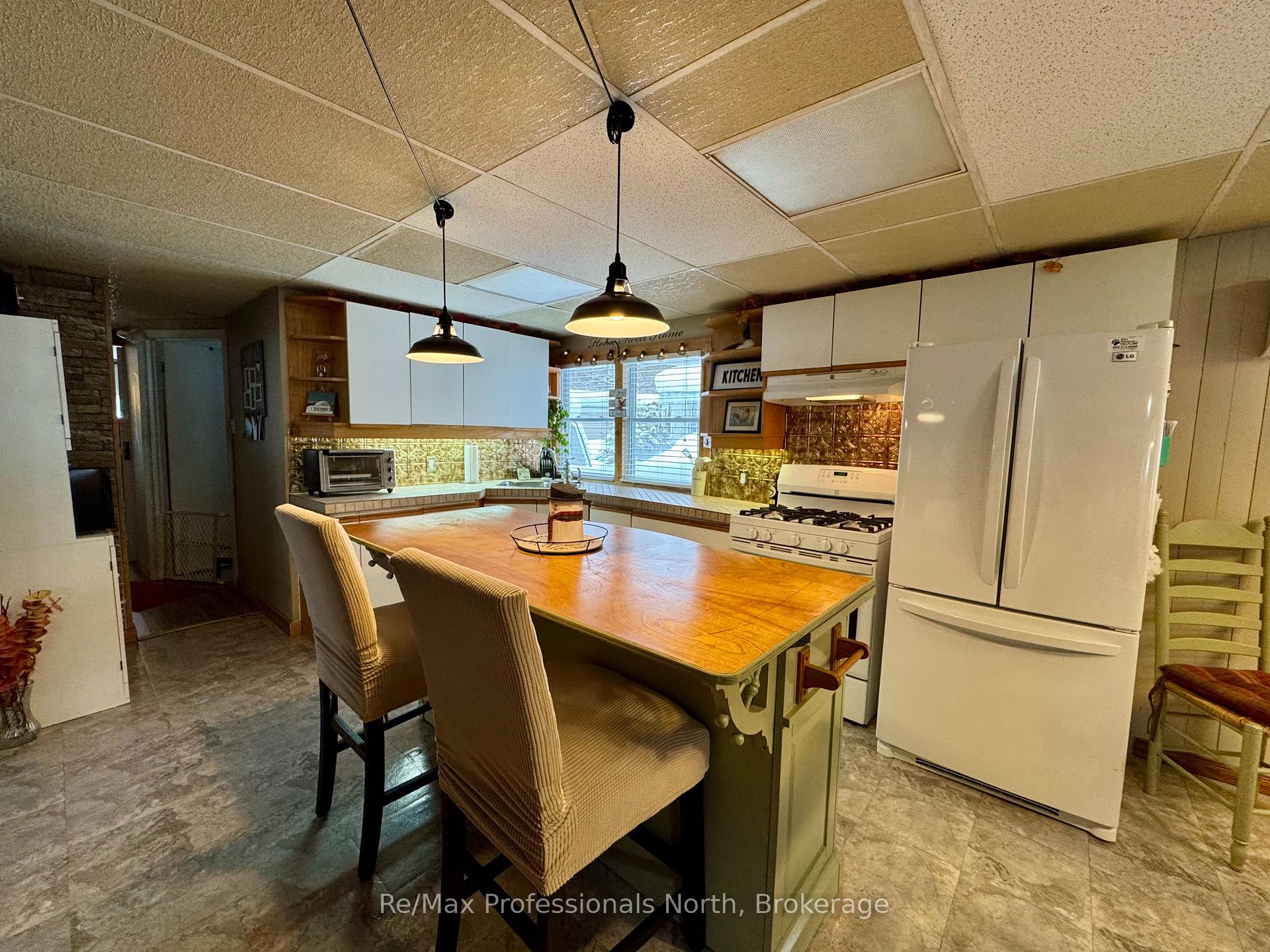 Photo 5 of Unit 54, 1007 Racoon Road, Gravenhurst, Morrison — HOMEH