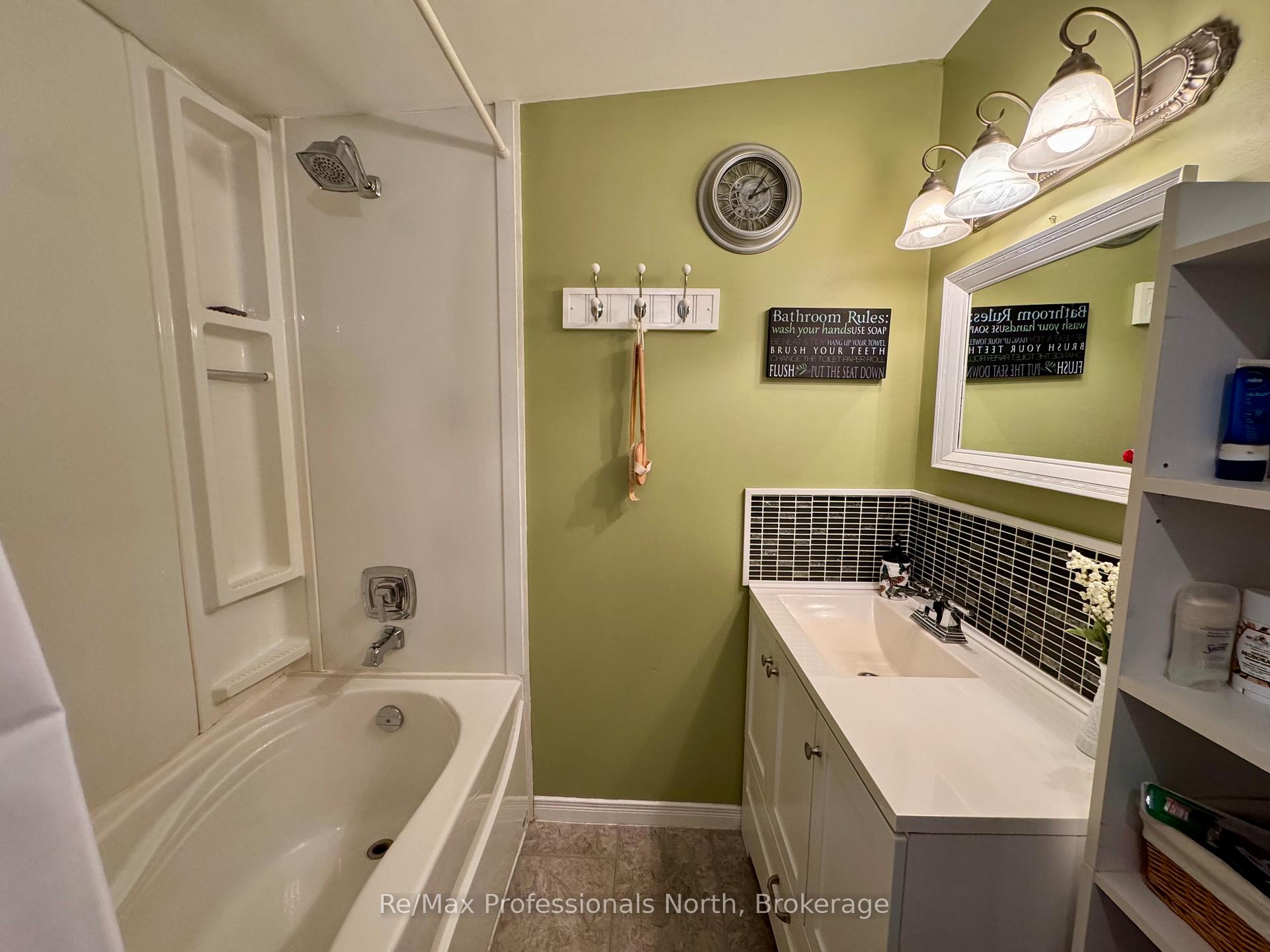 Photo 10 of Unit 54, 1007 Racoon Road, Gravenhurst, Morrison — HOMEH