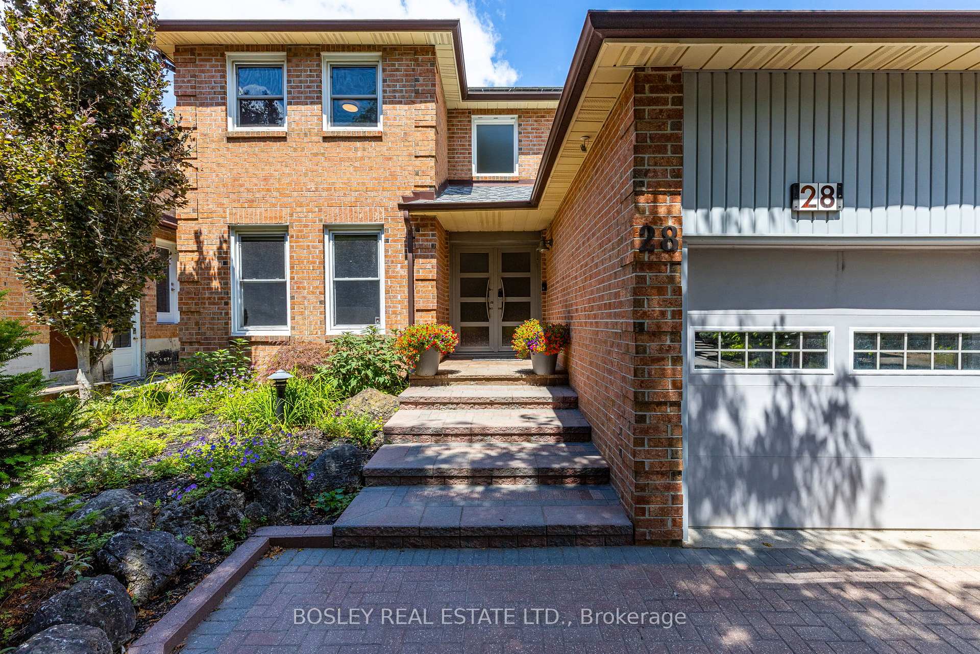 Photo 2 of 28 Lambert Road, Markham, Thornlea — HOMEH