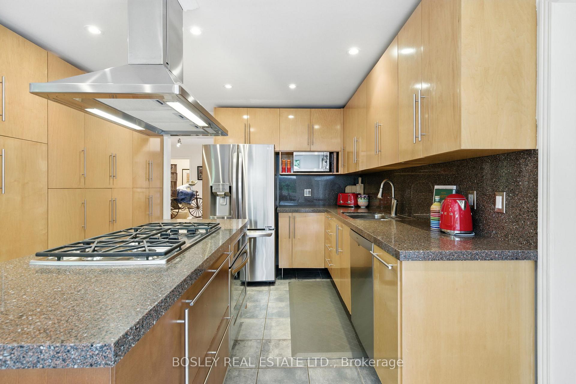 Photo 3 of 28 Lambert Road, Markham, Thornlea — HOMEH