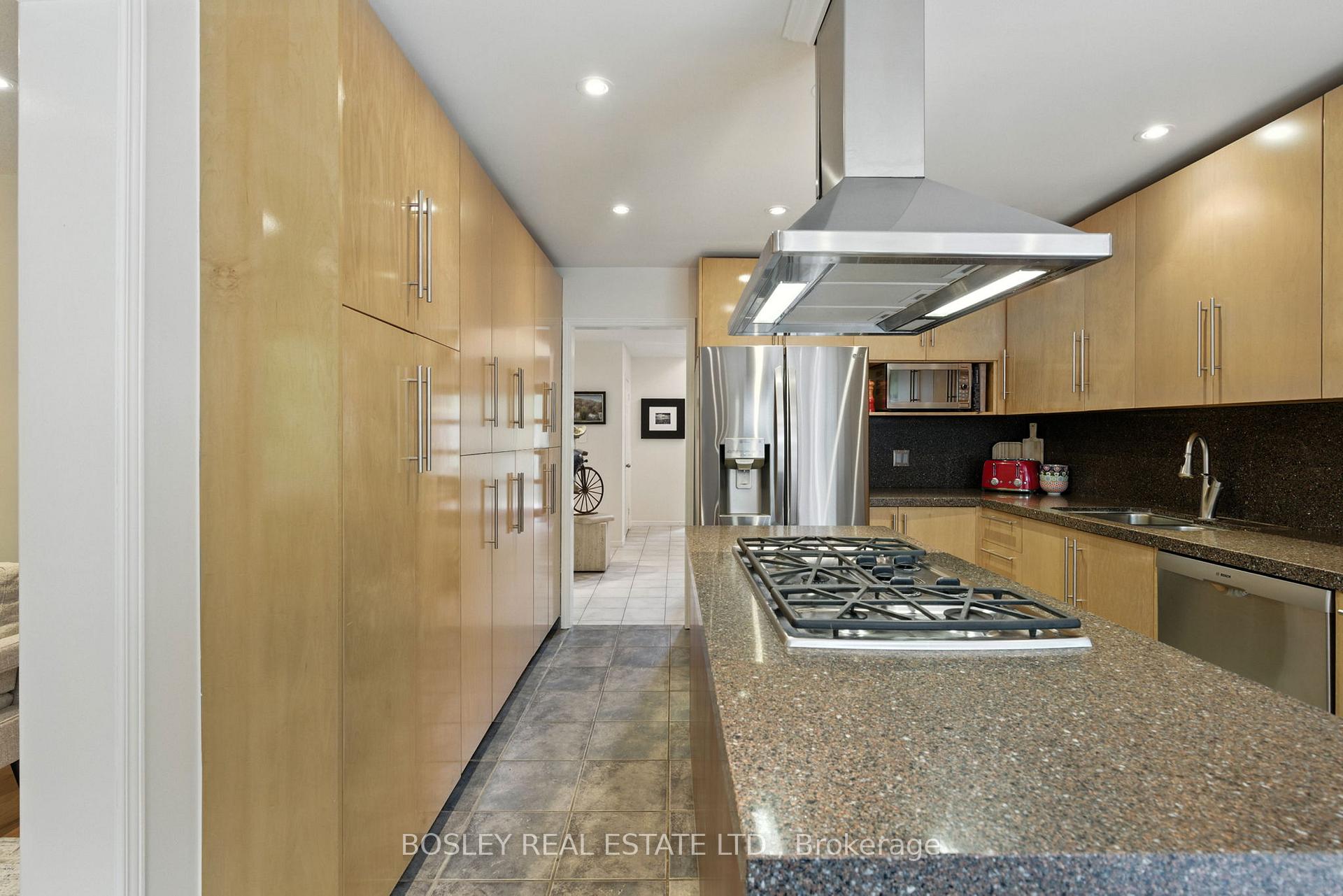 Photo 5 of 28 Lambert Road, Markham, Thornlea — HOMEH