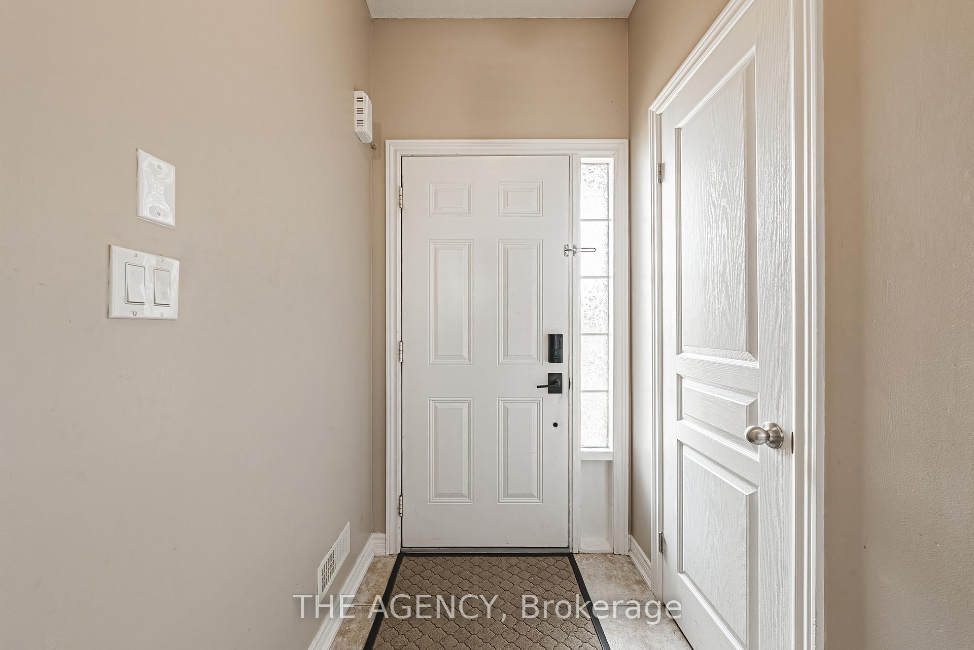Photo 4 of Unit 14, 170 Palacebeach Trail, Hamilton, Stoney Creek — HOMEH