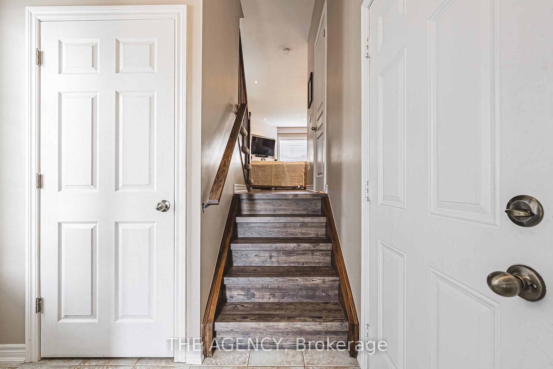 Photo 3 of Unit 14, 170 Palacebeach Trail, Hamilton, Stoney Creek — HOMEH