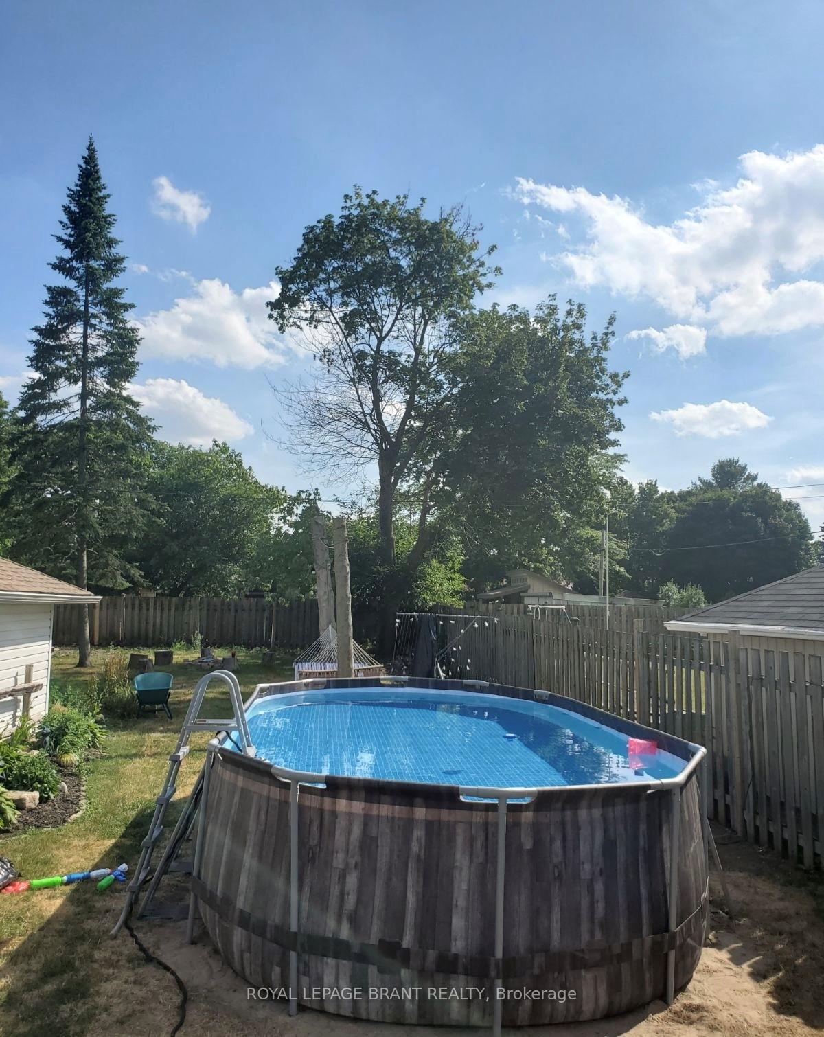 Photo 5 of 9 Alma Street, Brantford — HOMEH