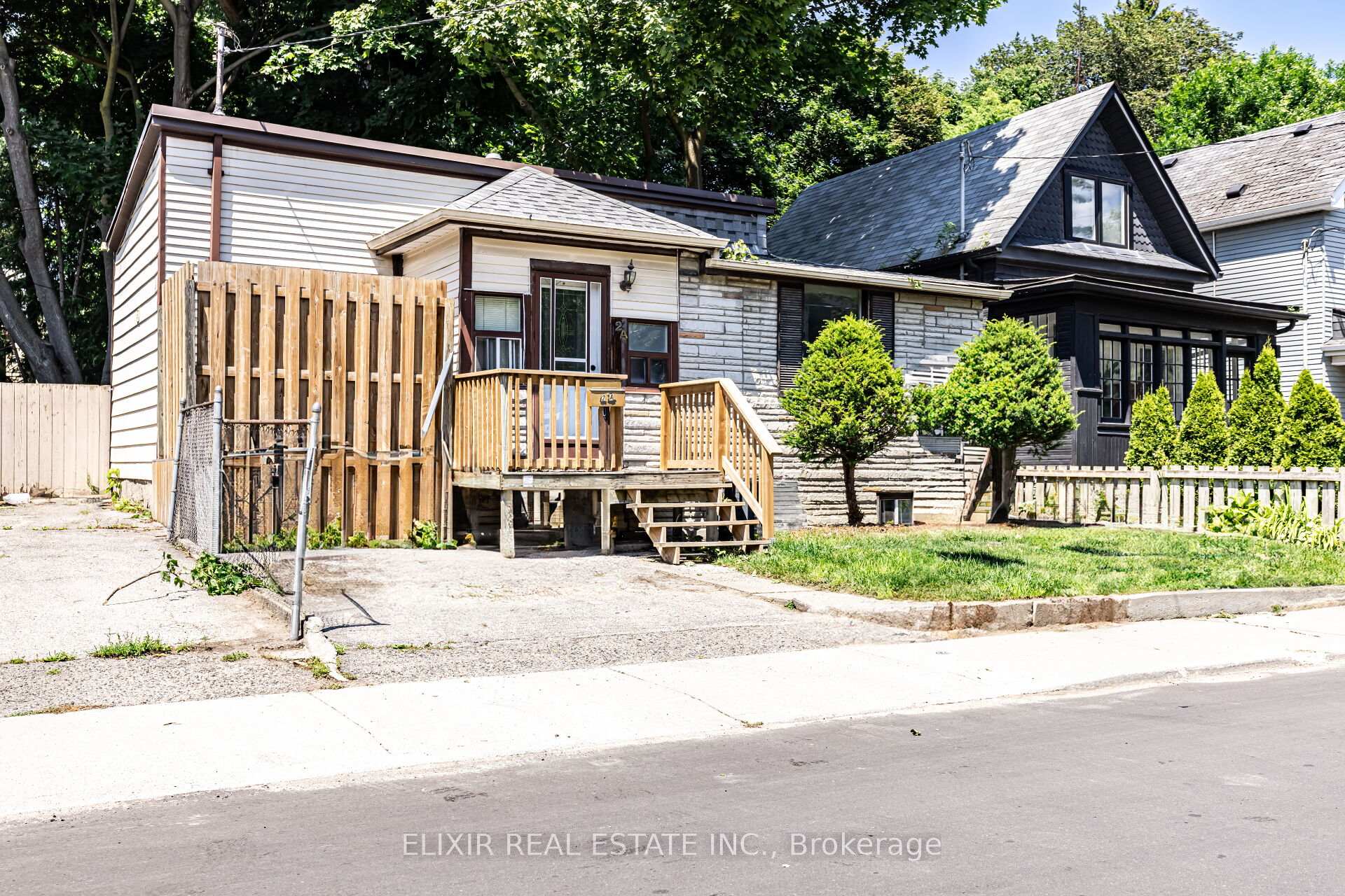 Photo 2 of 2A Battenberg Avenue, Toronto, Woodbine Corridor — HOMEH