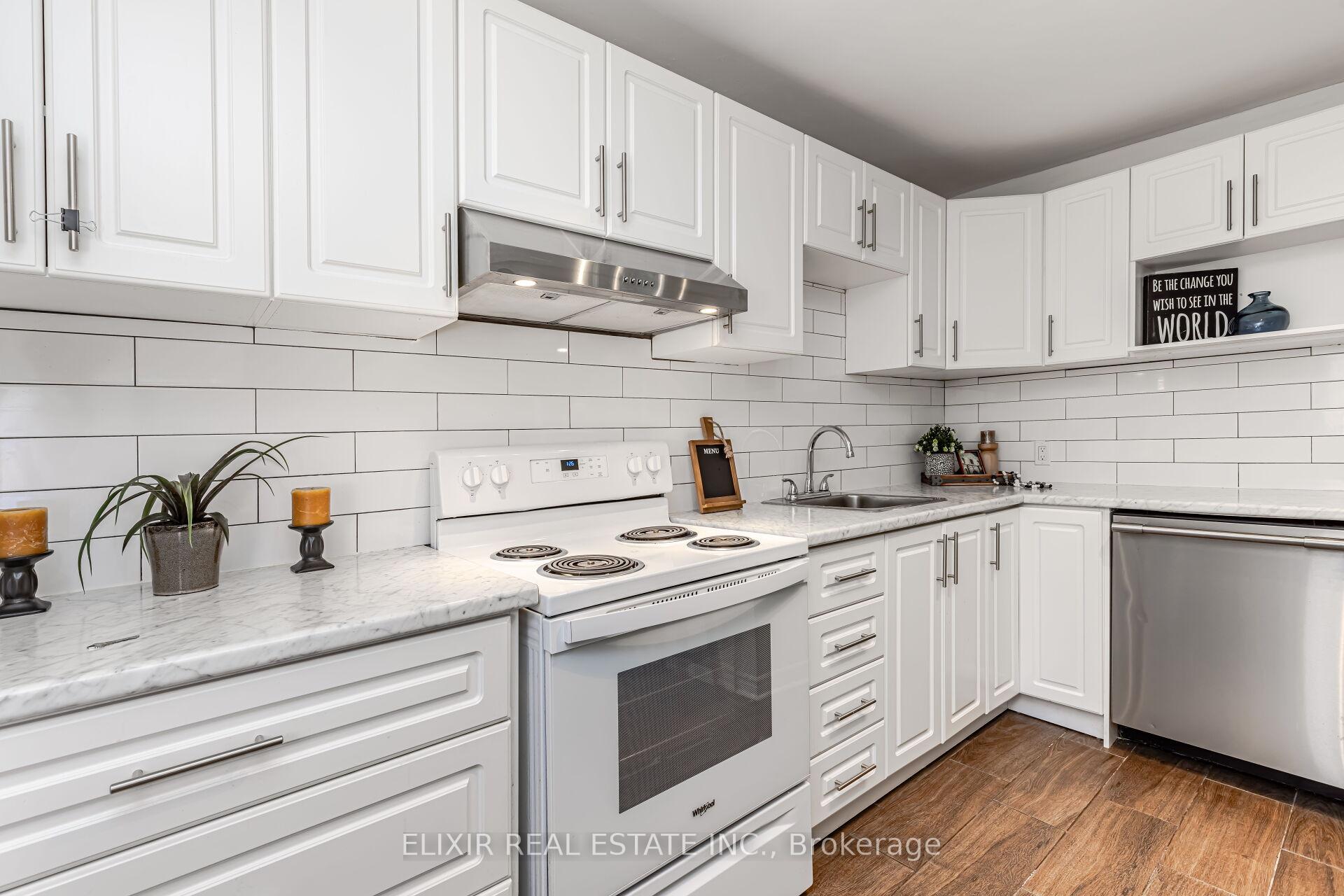 Photo 11 of 2A Battenberg Avenue, Toronto, Woodbine Corridor — HOMEH