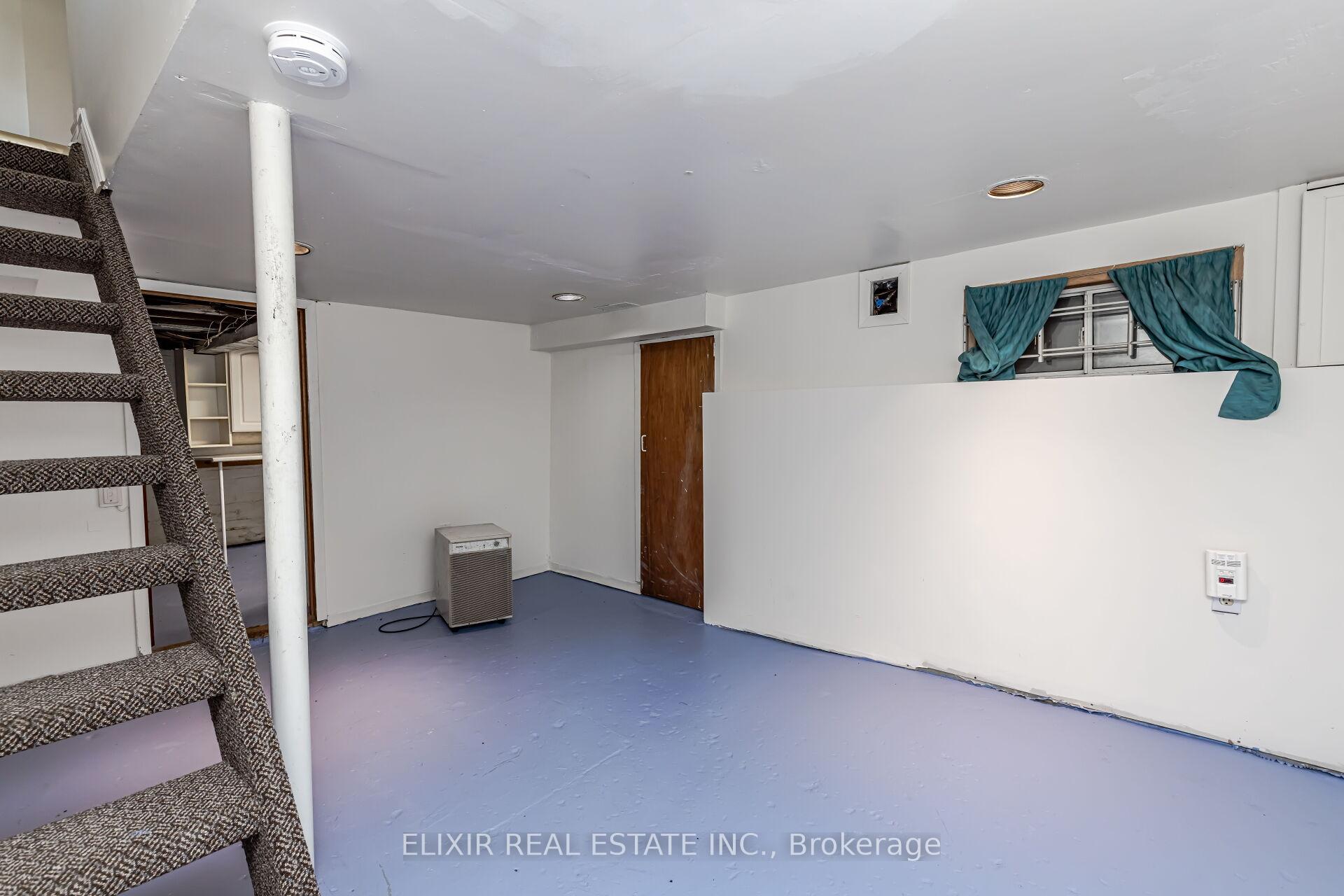 Photo 38 of 2A Battenberg Avenue, Toronto, Woodbine Corridor — HOMEH