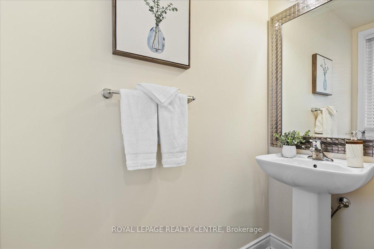 Photo 3 of 263 Grovehill Crescent, Kitchener — HOMEH