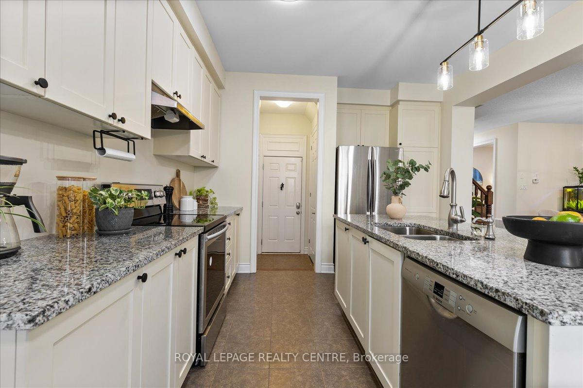 Photo 19 of 263 Grovehill Crescent, Kitchener — HOMEH