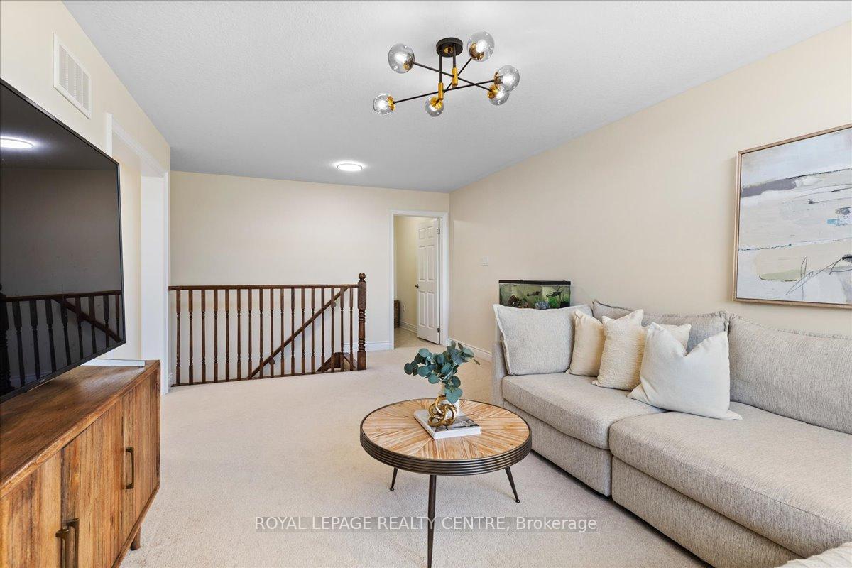 Photo 24 of 263 Grovehill Crescent, Kitchener — HOMEH