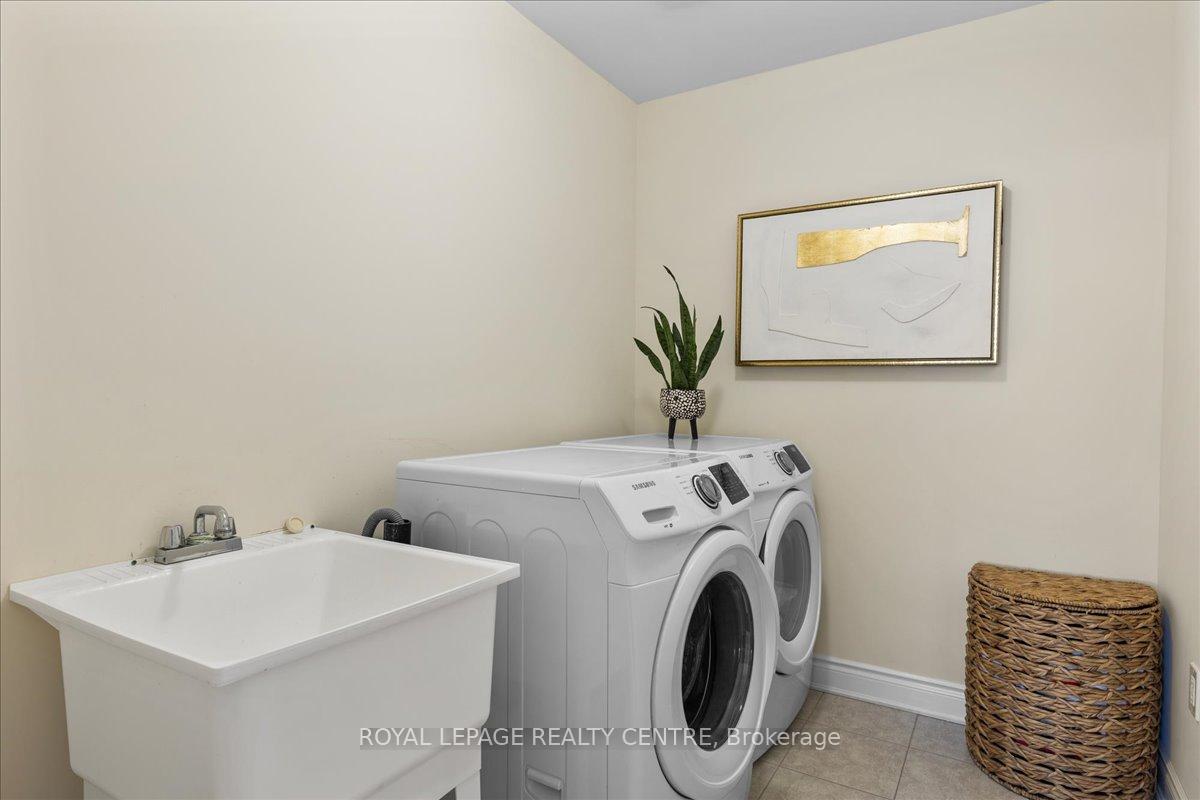 Photo 21 of 263 Grovehill Crescent, Kitchener — HOMEH