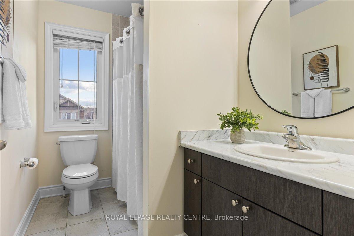 Photo 18 of 263 Grovehill Crescent, Kitchener — HOMEH