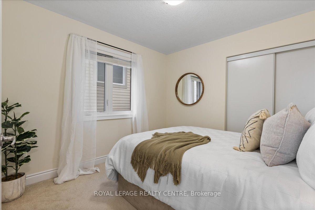 Photo 29 of 263 Grovehill Crescent, Kitchener — HOMEH
