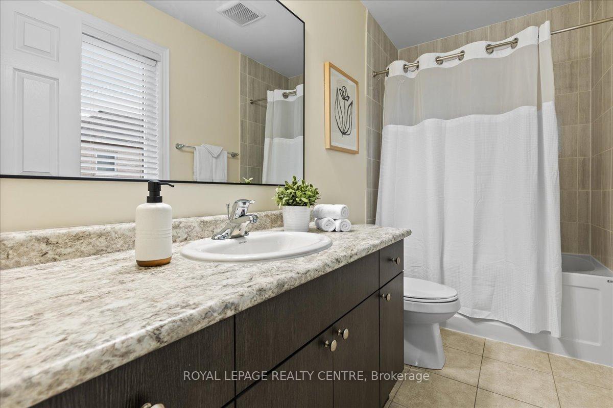 Photo 38 of 263 Grovehill Crescent, Kitchener — HOMEH
