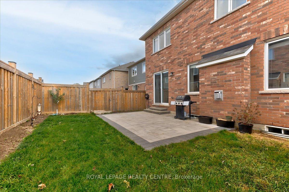 Photo 37 of 263 Grovehill Crescent, Kitchener — HOMEH