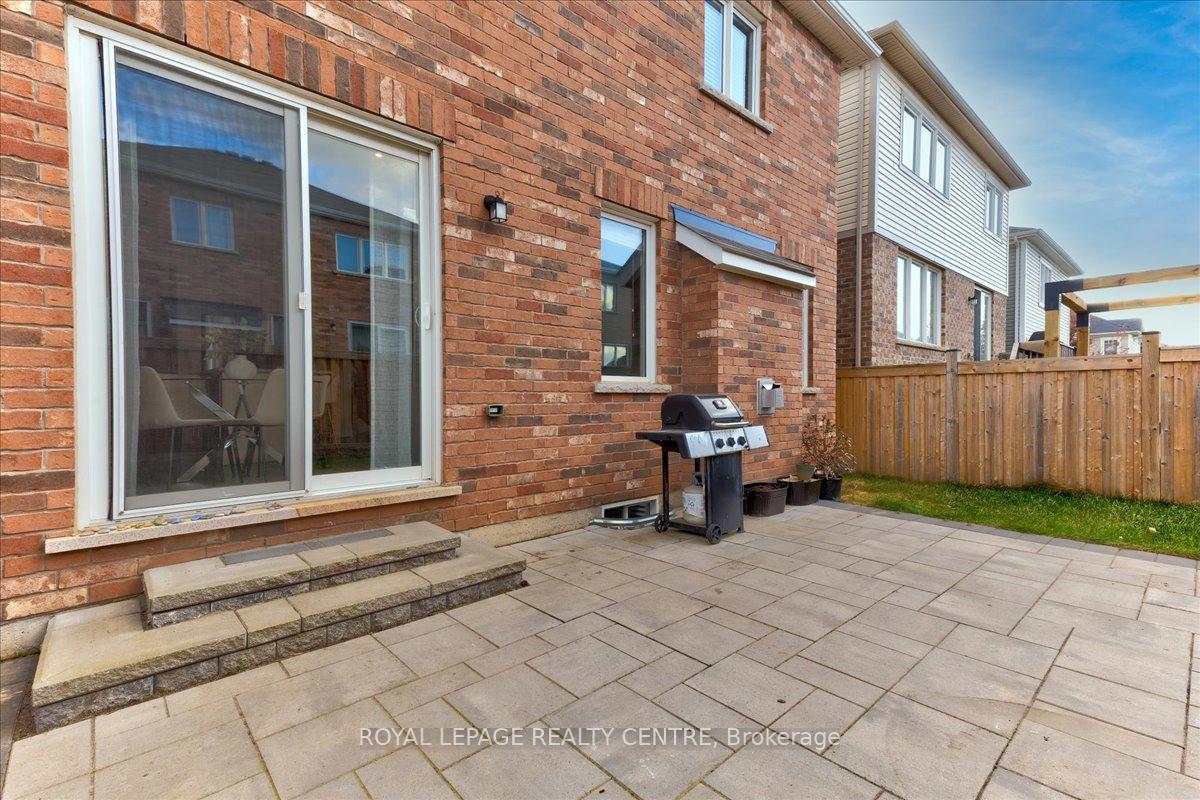 Photo 35 of 263 Grovehill Crescent, Kitchener — HOMEH