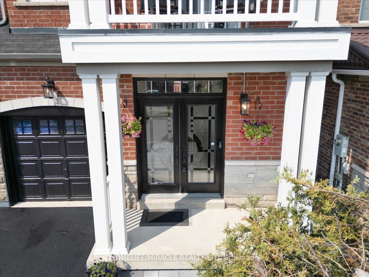 Photo 11 of 29 Charcoal Way, Brampton, Bram West — HOMEH