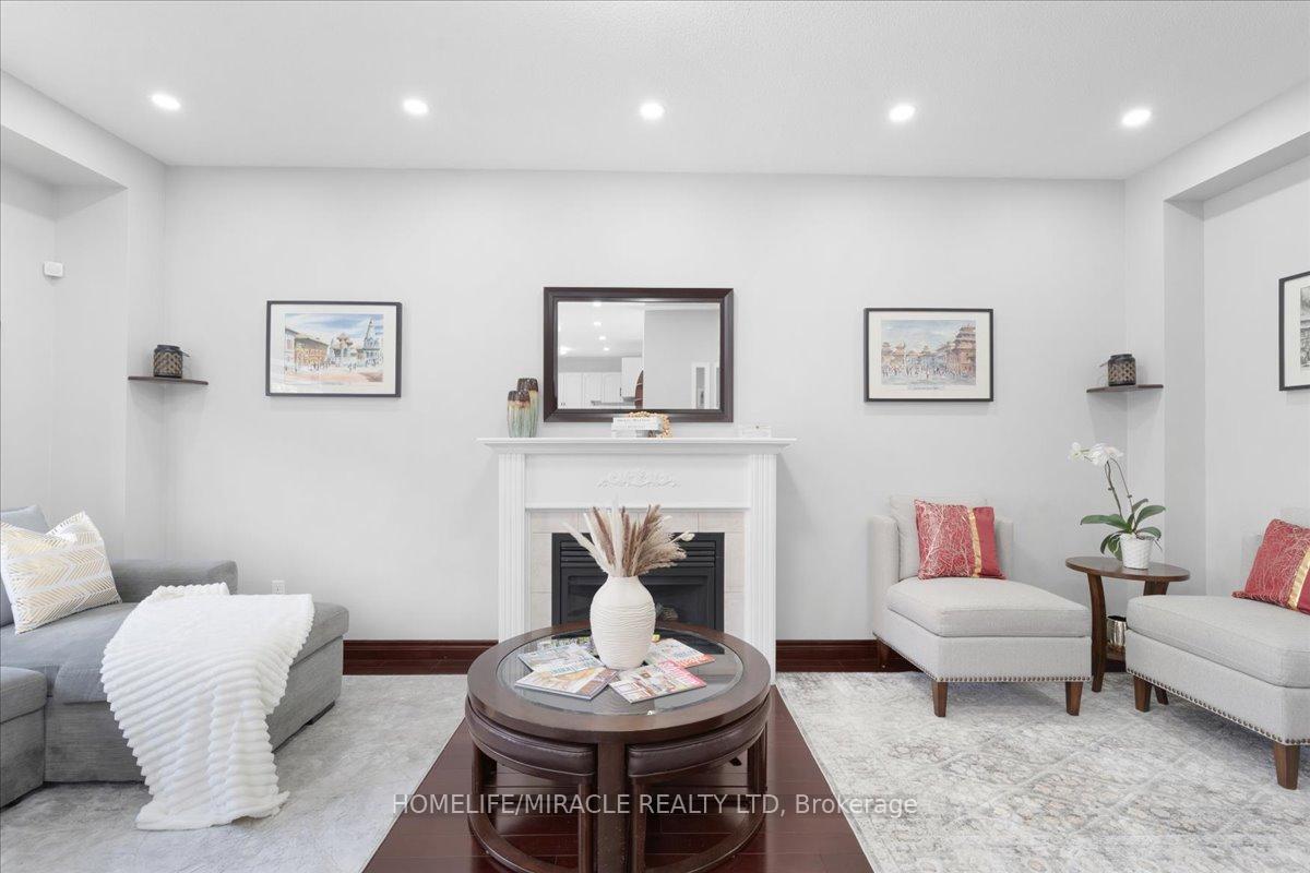 Photo 17 of 29 Charcoal Way, Brampton, Bram West — HOMEH