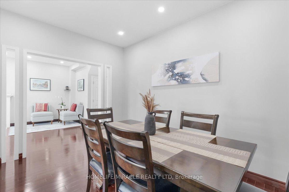 Photo 9 of 29 Charcoal Way, Brampton, Bram West — HOMEH