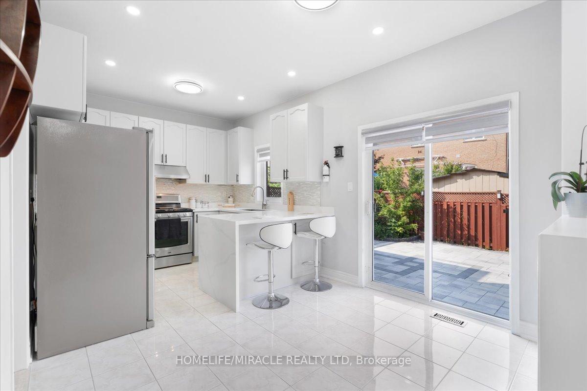 Photo 6 of 29 Charcoal Way, Brampton, Bram West — HOMEH