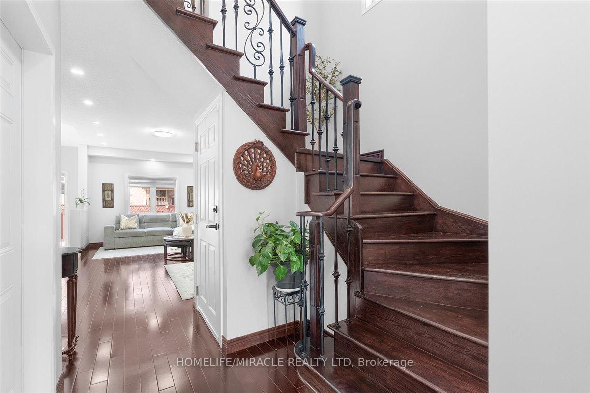 Photo 18 of 29 Charcoal Way, Brampton, Bram West — HOMEH