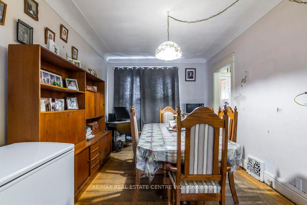 Photo 13 of 1264 King Street E, Hamilton, Crown Point — HOMEH