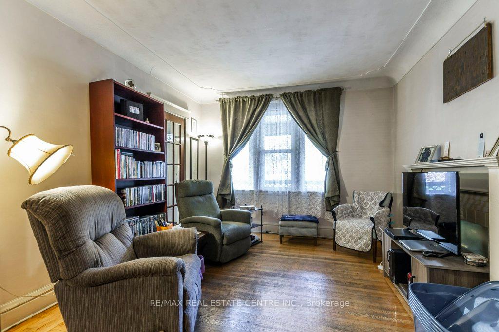 Photo 9 of 1264 King Street E, Hamilton, Crown Point — HOMEH