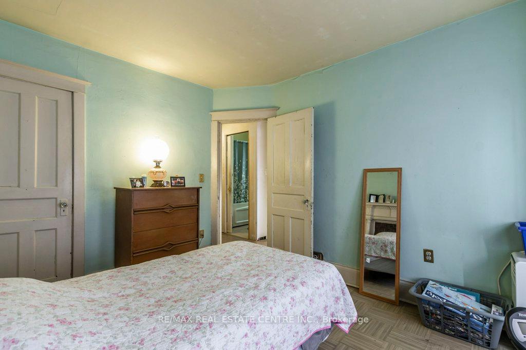 Photo 7 of 1264 King Street E, Hamilton, Crown Point — HOMEH