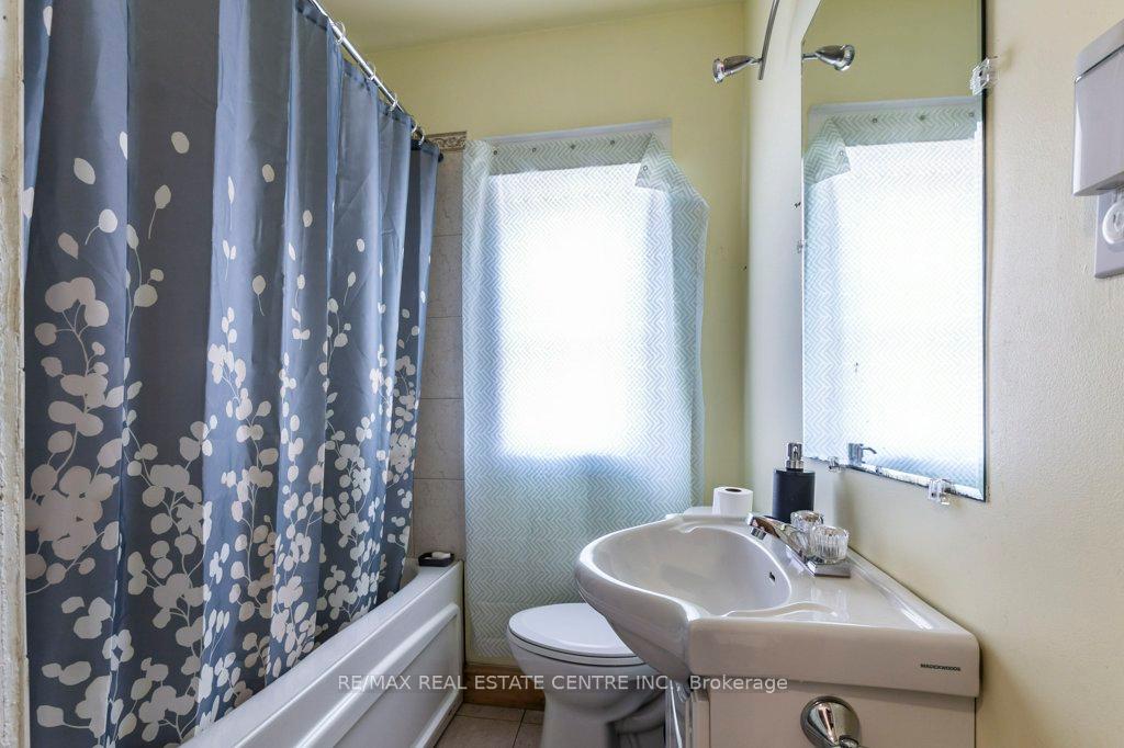 Photo 18 of 1264 King Street E, Hamilton, Crown Point — HOMEH