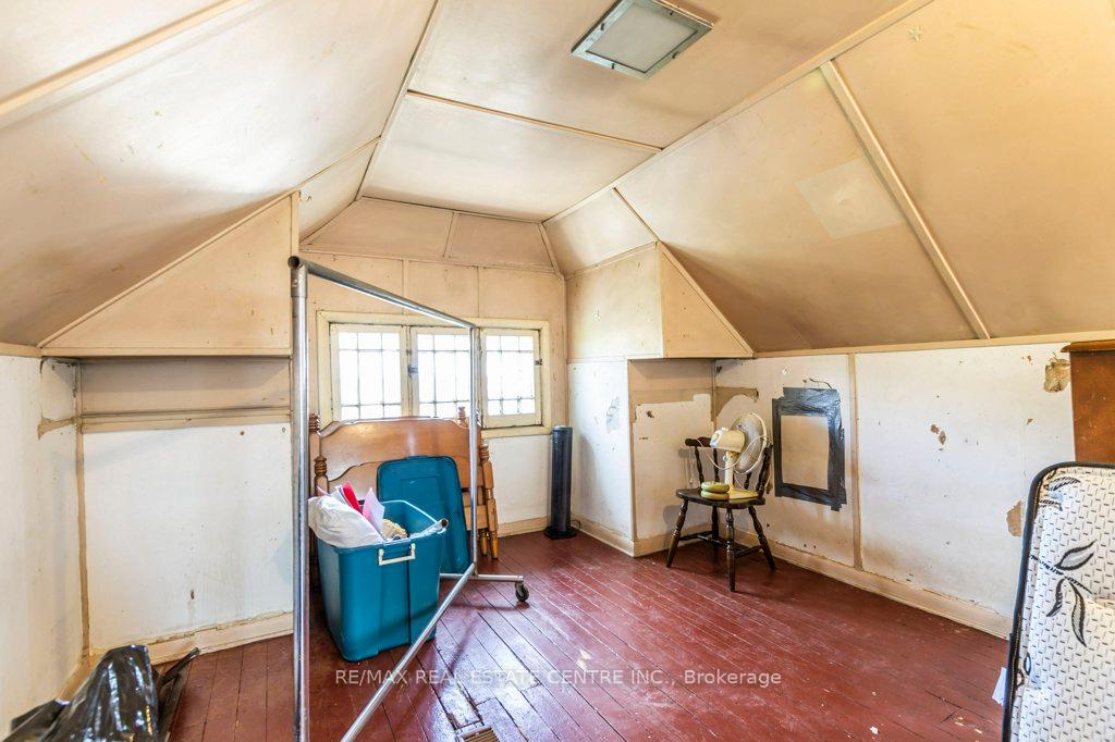 Photo 22 of 1264 King Street E, Hamilton, Crown Point — HOMEH