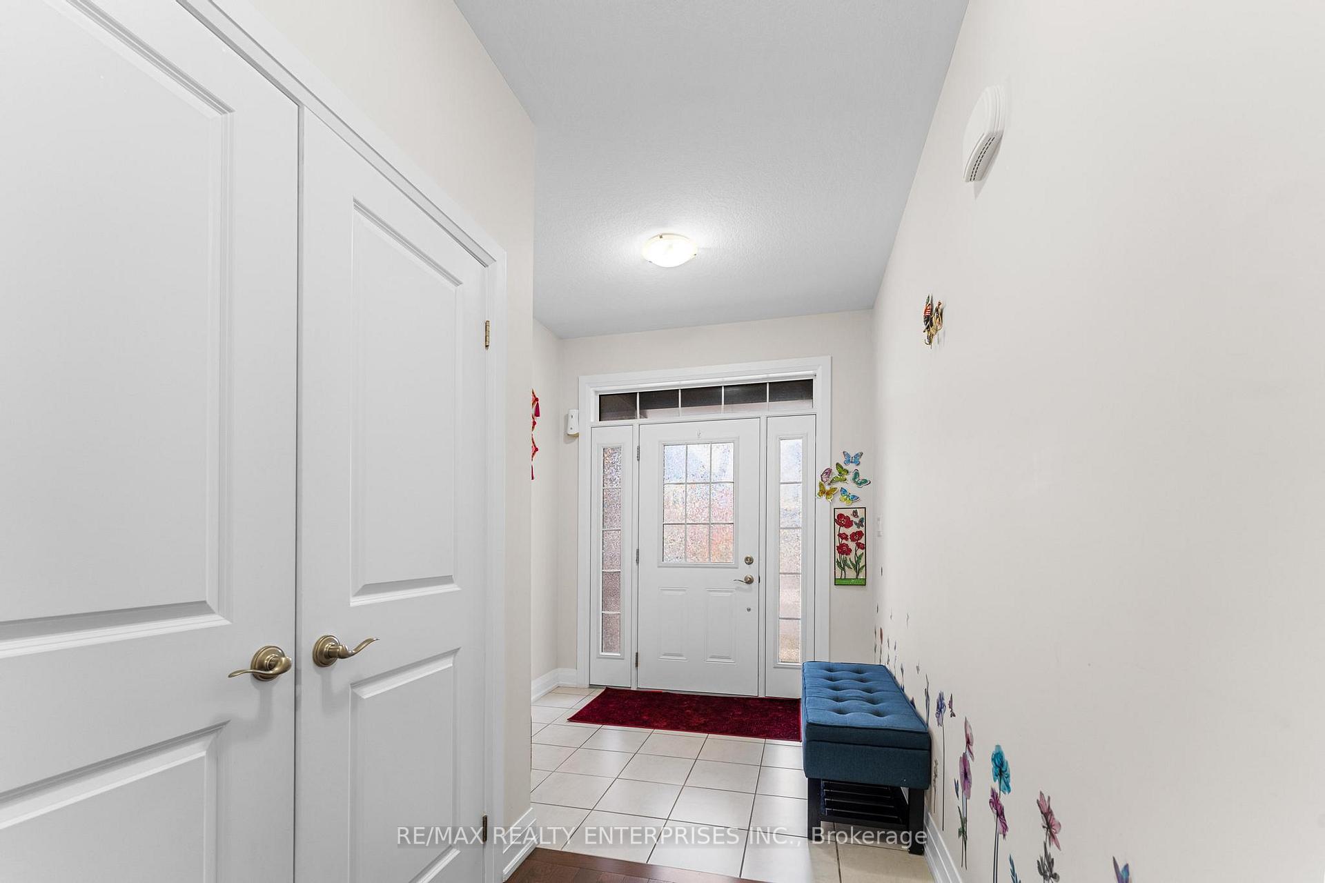 Photo 2 of 214 Sedgewood Street, Kitchener — HOMEH
