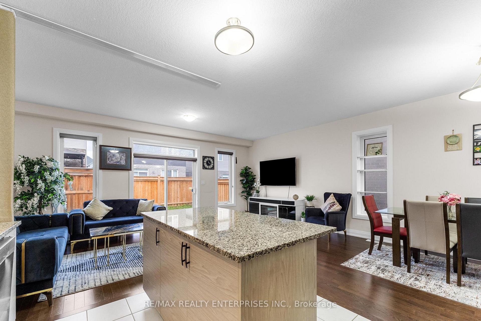 Photo 9 of 214 Sedgewood Street, Kitchener — HOMEH
