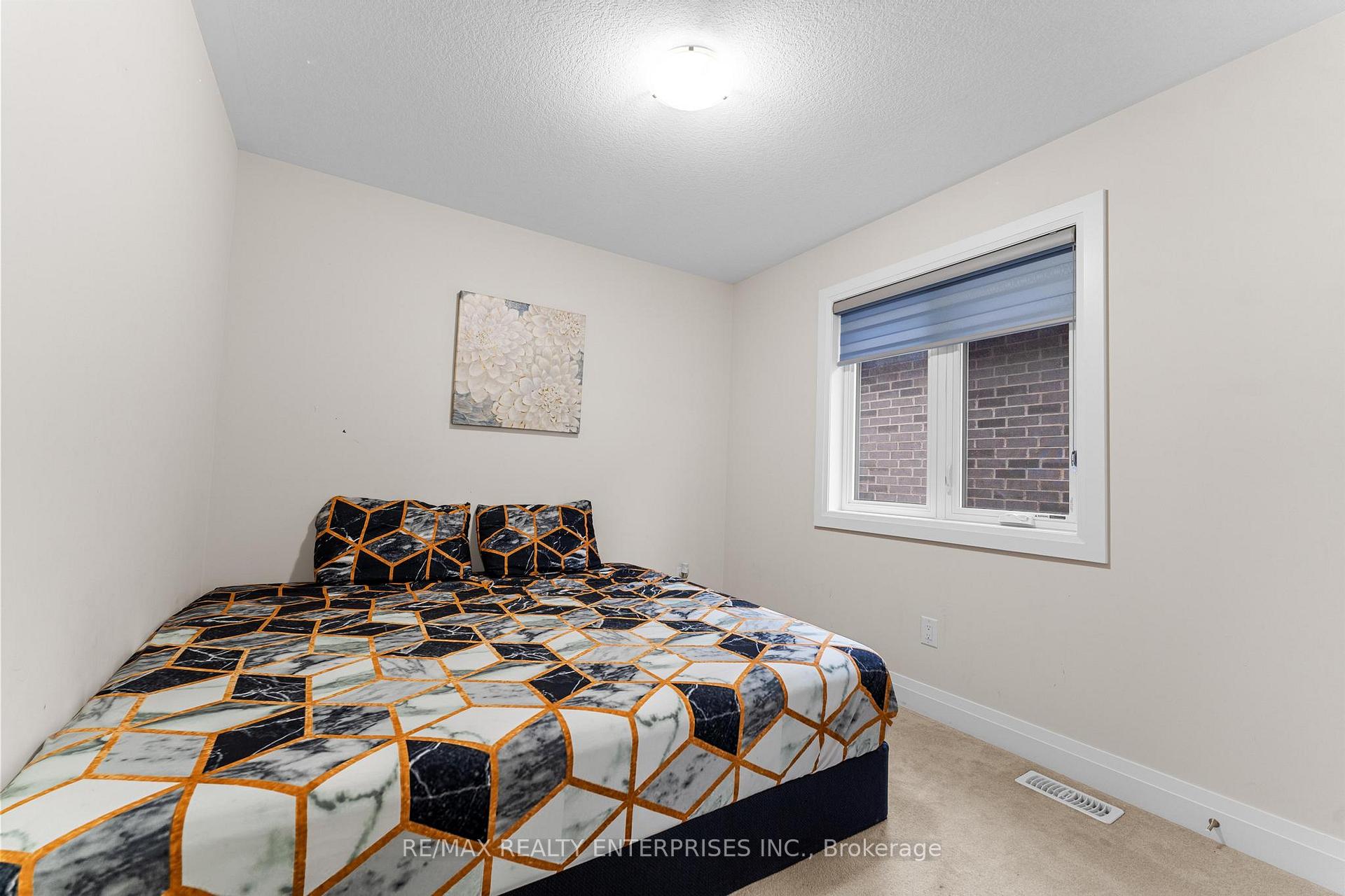 Photo 31 of 214 Sedgewood Street, Kitchener — HOMEH