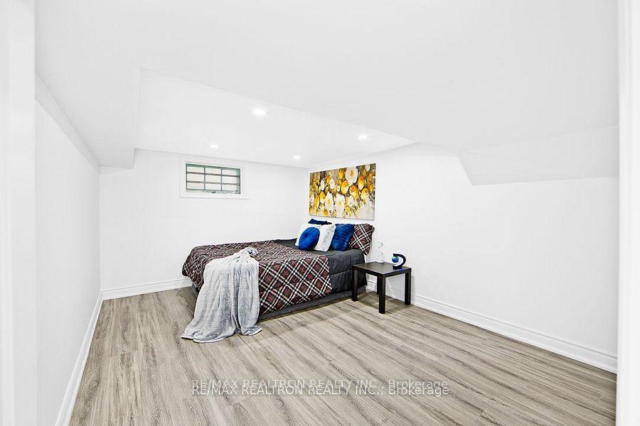 Photo 19 of 50 Aberdeen Street, Oshawa, O'Neill — HOMEH