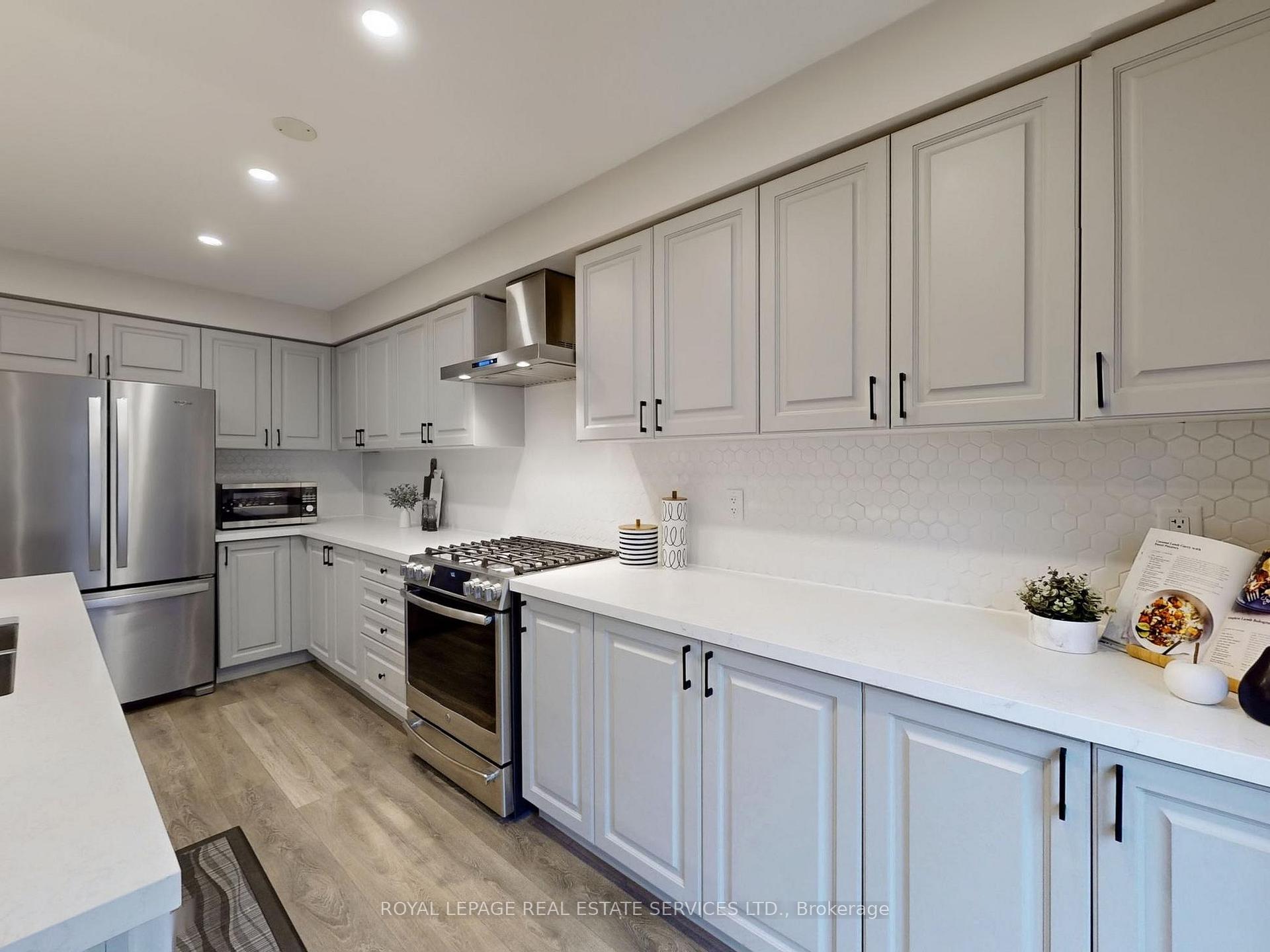 Photo 8 of 112 Hutt Crescent, Aurora, Rural Aurora — HOMEH