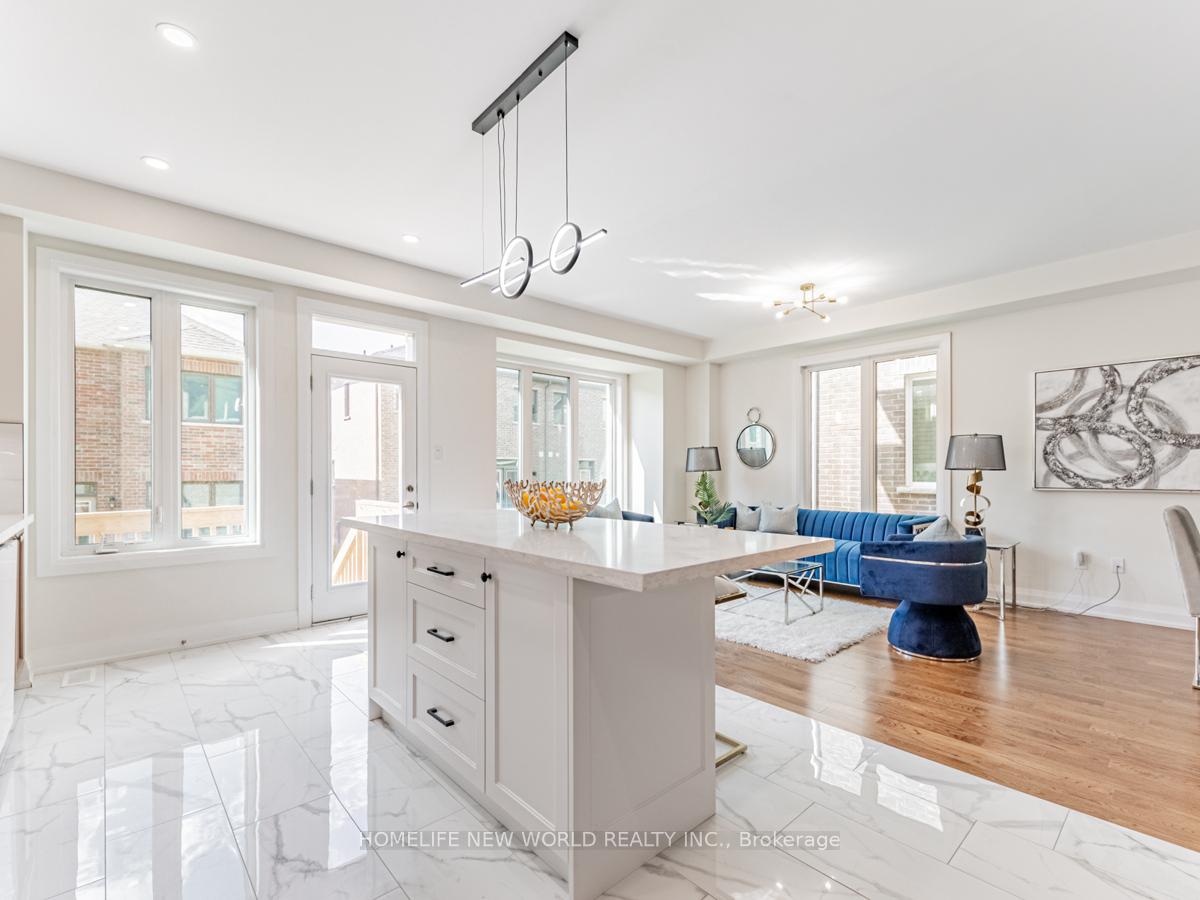 Photo 7 of 70 Therma Crescent, Markham, Victoria Square — HOMEH