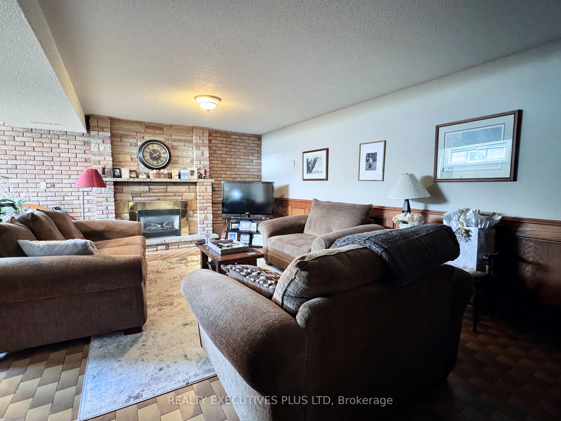 Photo 40 of 6 Mcleod Court, Caledon, Caledon East — HOMEH