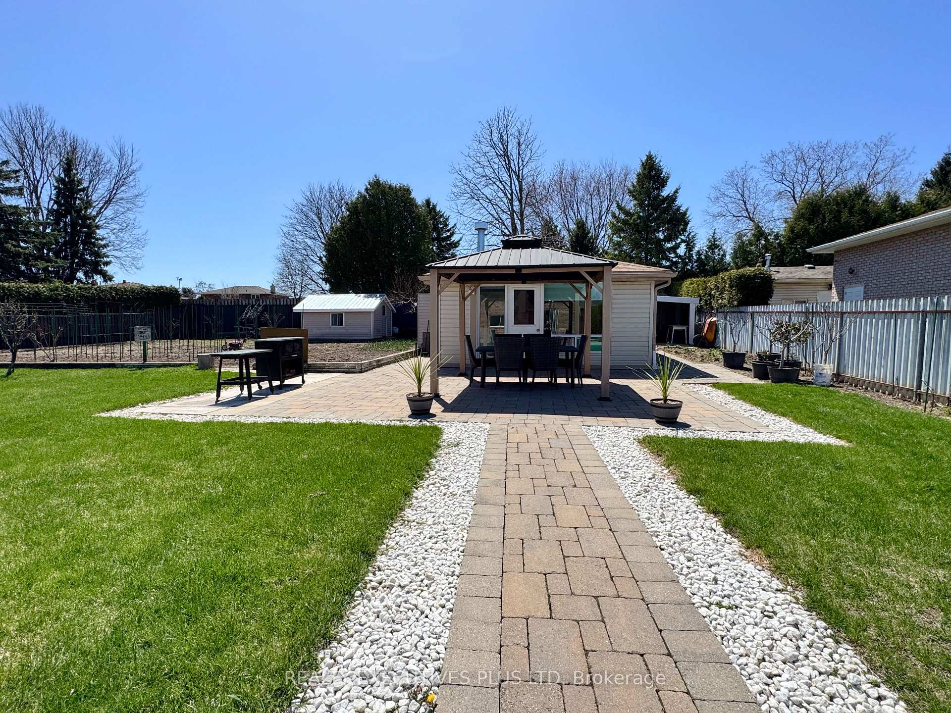 Photo 36 of 6 Mcleod Court, Caledon, Caledon East — HOMEH