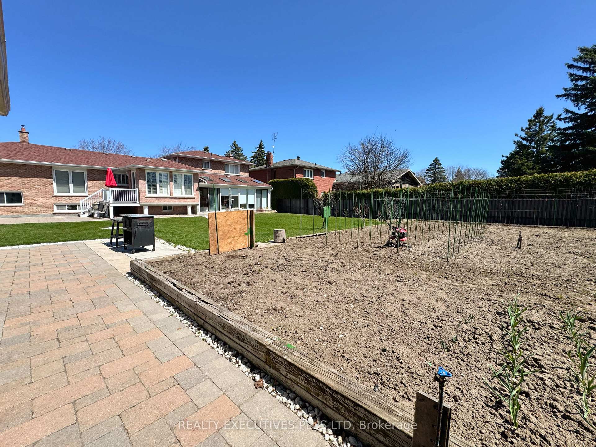 Photo 32 of 6 Mcleod Court, Caledon, Caledon East — HOMEH