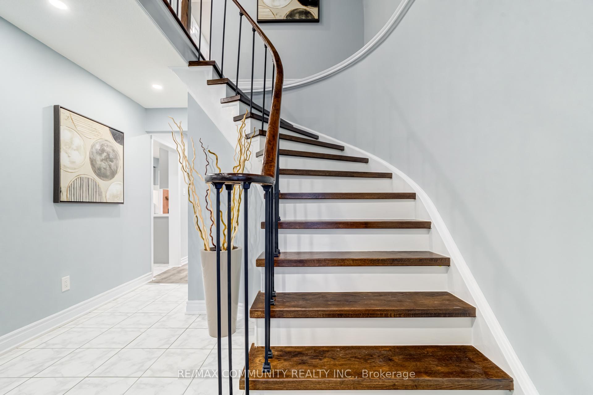 Photo 38 of 37 Irenemount Crescent, Markham, Middlefield — HOMEH