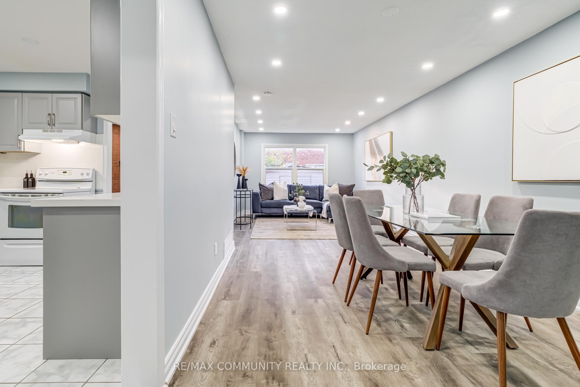 Photo 5 of 37 Irenemount Crescent, Markham, Middlefield — HOMEH