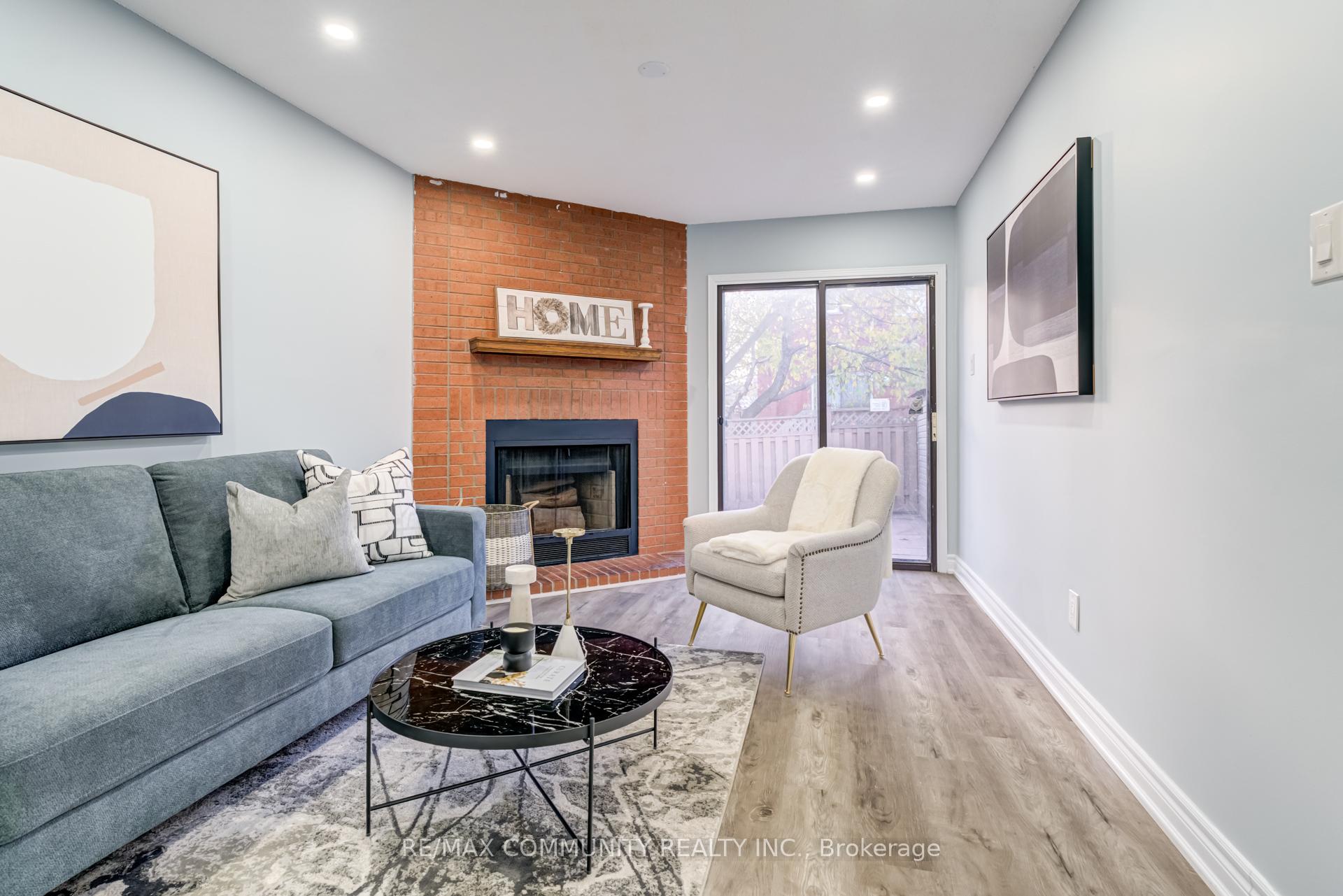 Photo 8 of 37 Irenemount Crescent, Markham, Middlefield — HOMEH